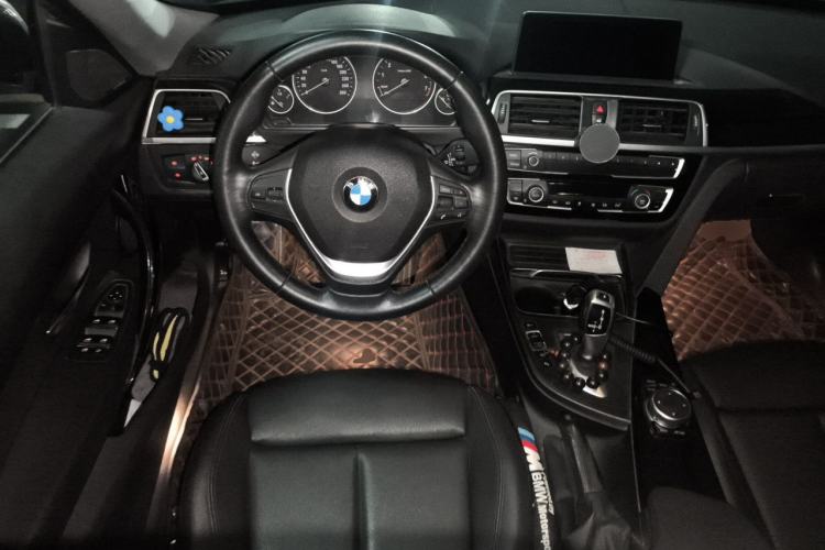 Used BMW 3 Series GT 2019 320i Sport Edition Steering Wheel