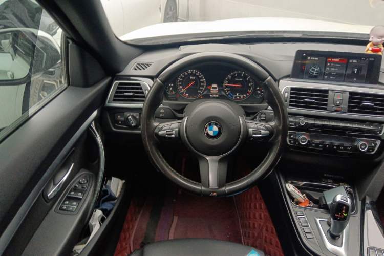 Used BMW 3 Series GT 2019 320i M Sport Package Steering Wheel