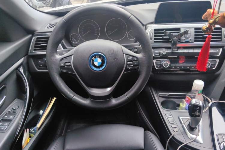Used BMW 3 Series GT 2019 320i Sport Edition Steering Wheel