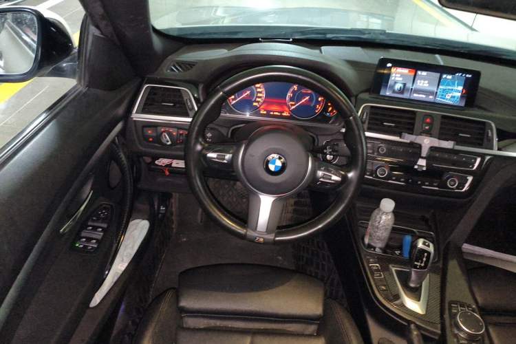 Used BMW 3 Series GT 2019 320i M Sport Package Steering Wheel