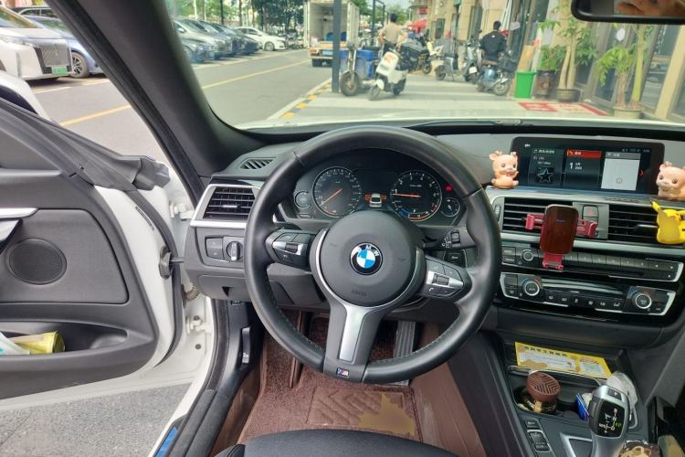 Used BMW 3 Series GT 2019 320i M Sport Package Steering Wheel