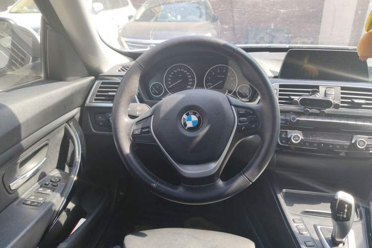 Used BMW 3 Series GT 2019 320i Sport Edition Steering Wheel