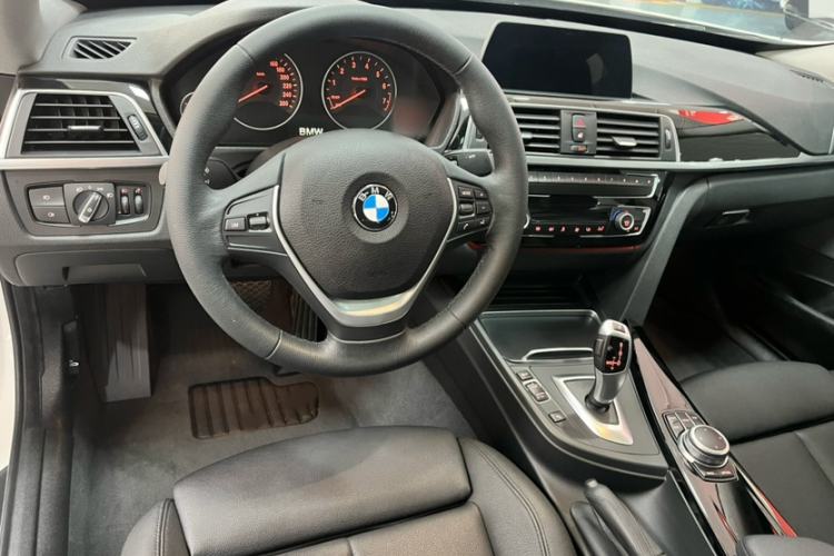 Used BMW 3 Series GT 2019 320i Sport Edition Steering Wheel