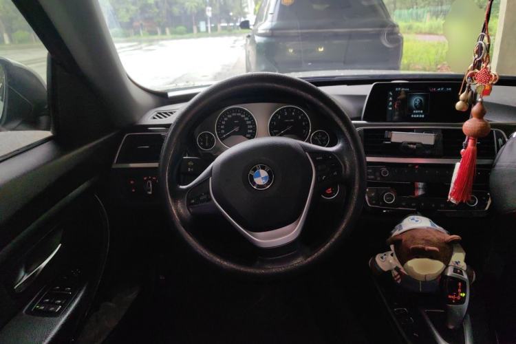 Used BMW 3 Series GT 2019 320i Sport Edition Steering Wheel