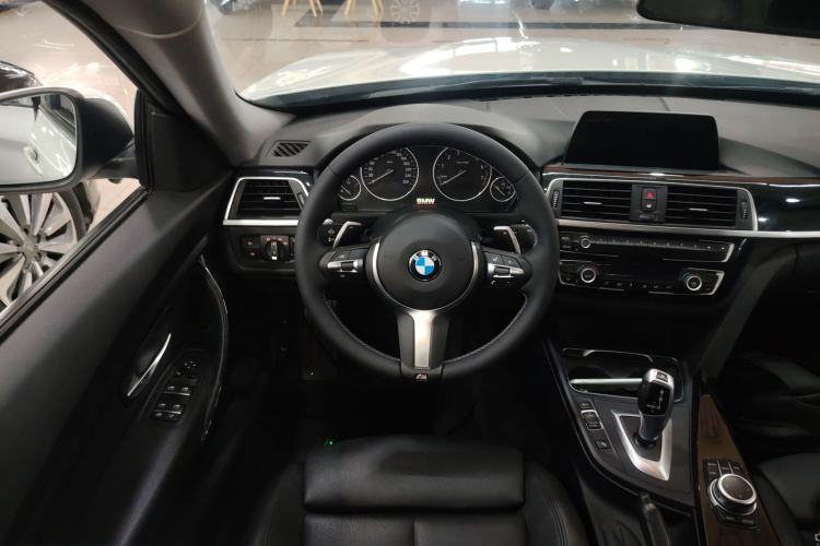 Used BMW 3 Series GT 2019 320i Sport Edition Steering Wheel