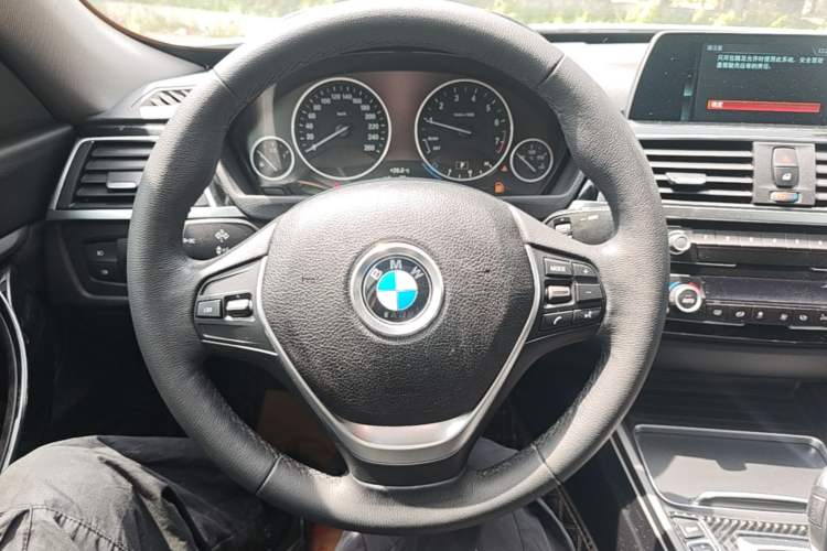 Used BMW 3 Series GT 2019 320i Sport Edition Steering Wheel