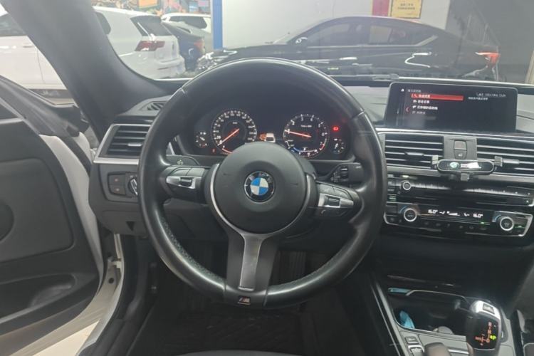Used BMW 3 Series GT 2019 320i M Sport Package Steering Wheel