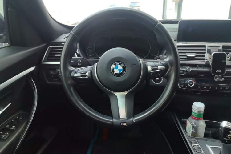 Used BMW 3 Series GT 2019 320i M Sport Package Steering Wheel