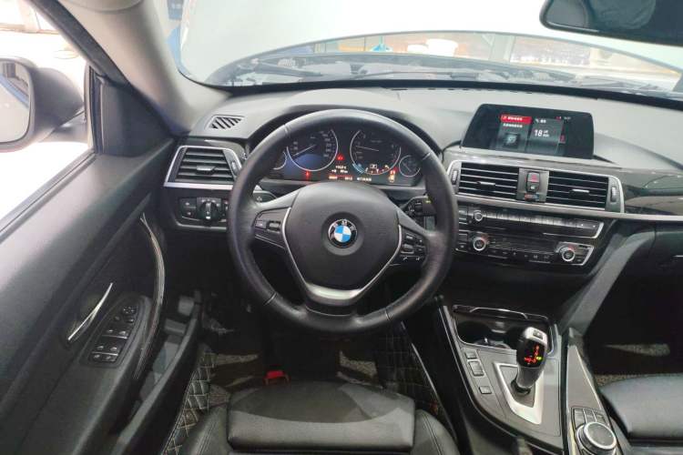 Used BMW 3 Series GT 2019 320i Sport Edition Steering Wheel