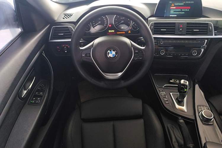 Used BMW 3 Series GT 2019 320i Sport Edition Steering Wheel