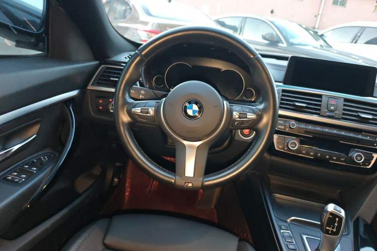Used BMW 3 Series GT 2019 320i M Sport Package Steering Wheel