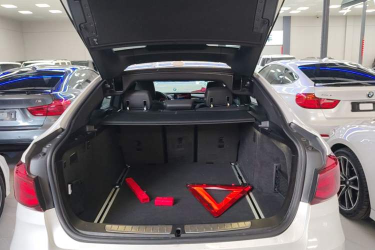 Used BMW 3 Series GT 2019 320i M Sport Package Trunk