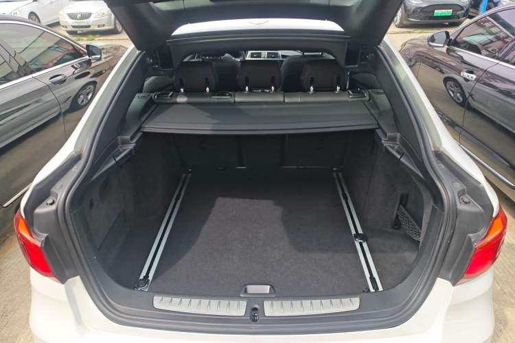 Used BMW 3 Series GT 2019 320i M Sport Package Trunk