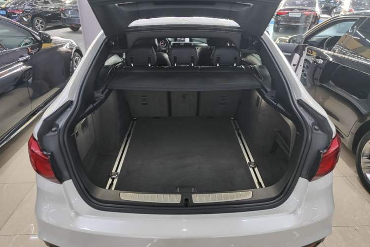 Used BMW 3 Series GT 2019 320i M Sport Package Trunk