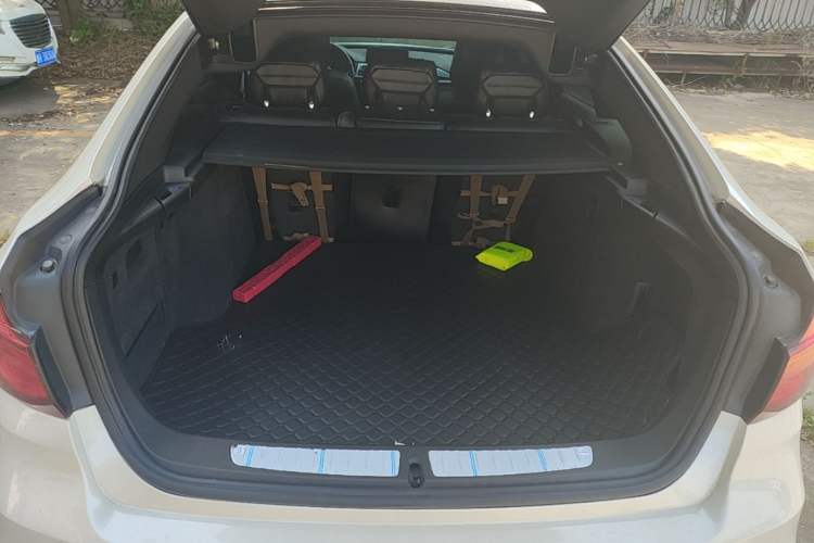 Used BMW 3 Series GT 2019 320i M Sport Package Trunk