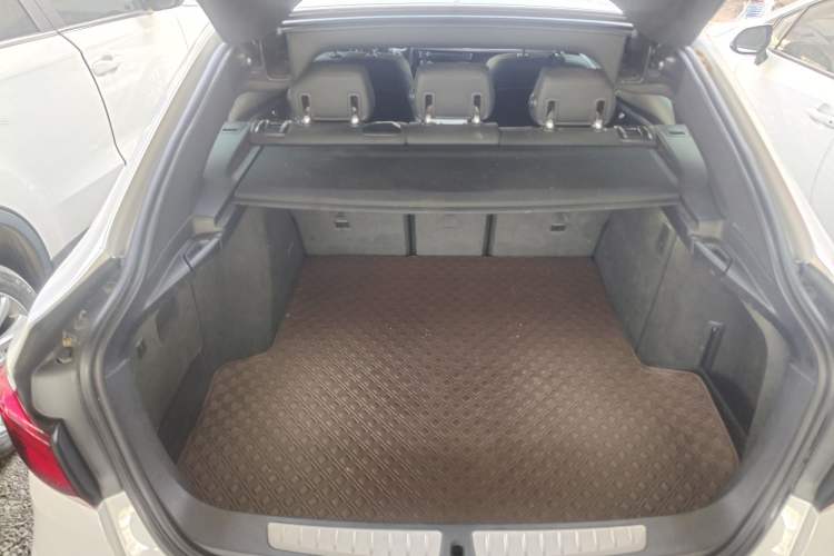 Used BMW 3 Series GT 2019 320i M Sport Package Trunk