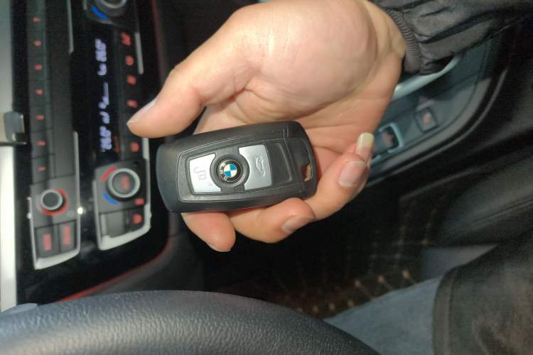 Used BMW 3 Series GT 2019 320i Sport Edition Vehicle Key