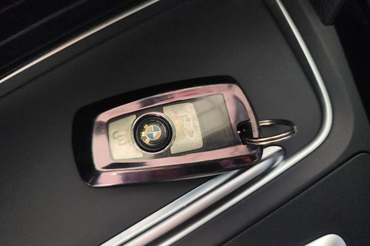 Used BMW 3 Series GT 2019 320i Sport Edition Vehicle Key