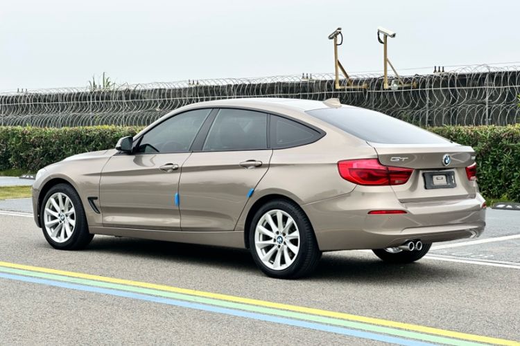 Used BMW 3 Series GT 2019 320i Sport Edition Exterior 4