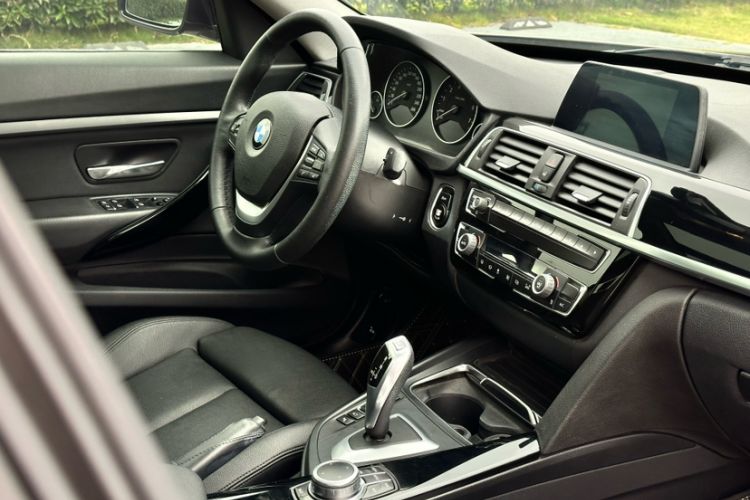 Used BMW 3 Series GT 2019 320i Sport Edition Exterior 7