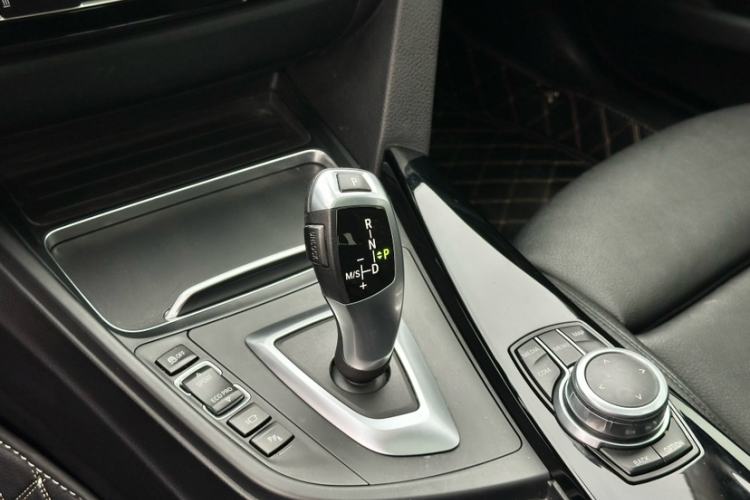 Used BMW 3 Series GT 2019 320i Sport Edition Interior 6