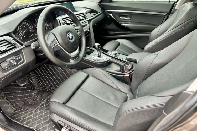 Used BMW 3 Series GT 2019 320i Sport Edition Interior 7