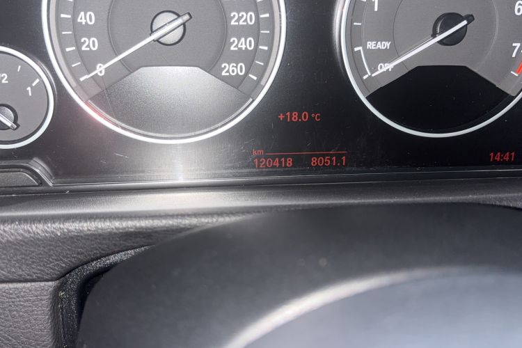 Used BMW 3 Series GT 2019 320i Sport Edition Odometer Close Up