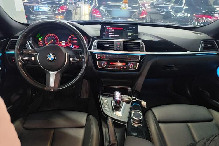 Used BMW 3 Series GT 2020 320i M Sport Package Center Console