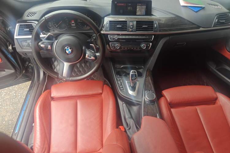 Used BMW 3 Series GT 2020 330i M Sport Night Edition Center Console