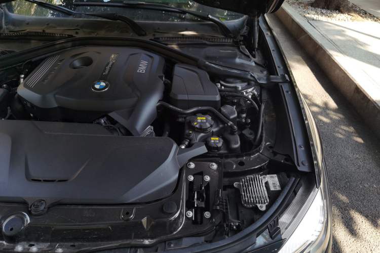Used BMW 3 Series GT 2020 320i M Sport Night Edition Engine Bay Left