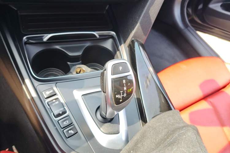 Used BMW 3 Series GT 2020 320i M Sport Night Edition Gear Lever