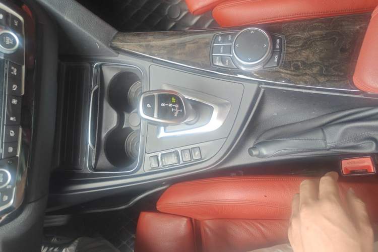 Used BMW 3 Series GT 2020 330i M Sport Night Edition Gear Lever