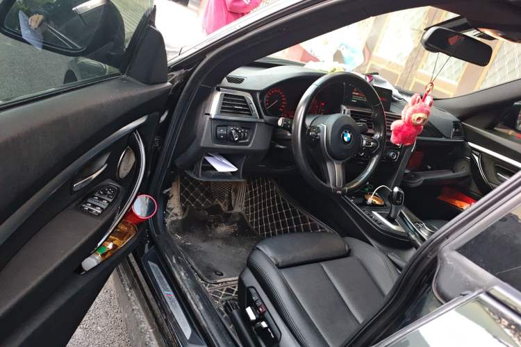 Used BMW 3 Series GT 2020 320i M Sport Package Interior 3