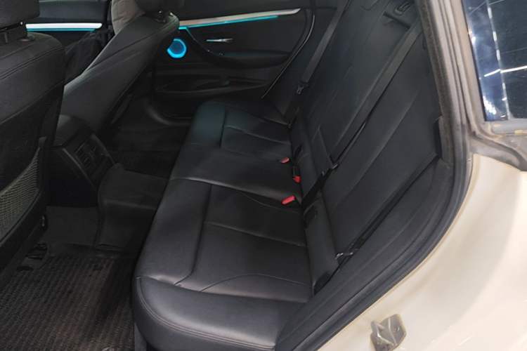 Used BMW 3 Series GT 2020 320i M Sport Package Left Rear Seat