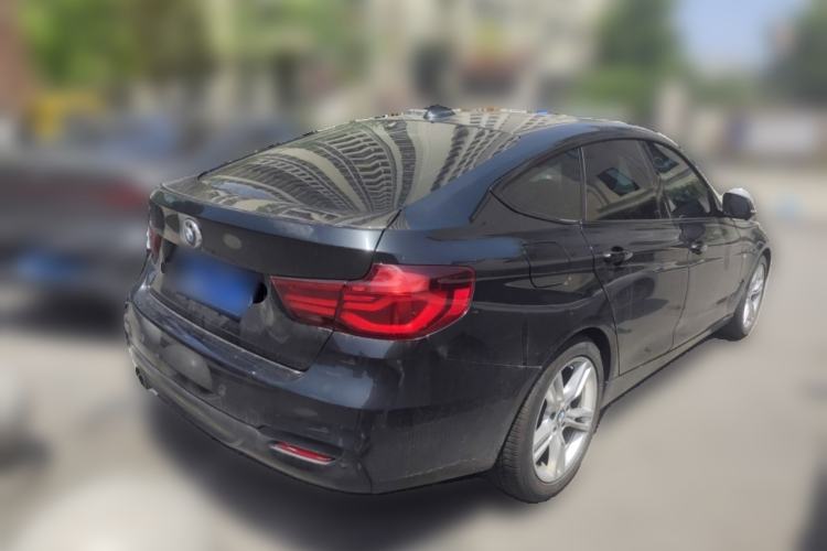 Used BMW 3 Series GT 2020 320i M Sport Package Rear Right 45 Deg