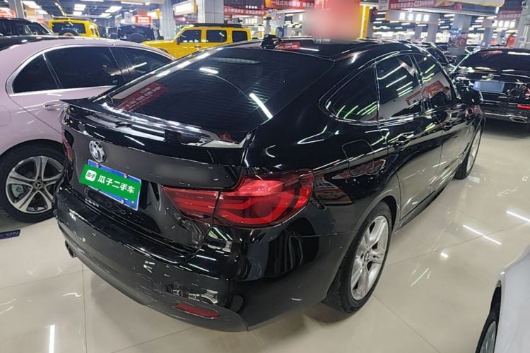Used BMW 3 Series GT 2020 320i M Sport Package Rear Right 45 Deg
