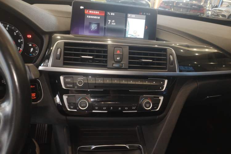 Used BMW 3 Series GT 2020 320i M Sport Package Audio And AC Panel