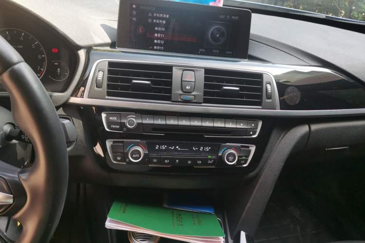 Used BMW 3 Series GT 2020 320i M Sport Package Audio And AC Panel