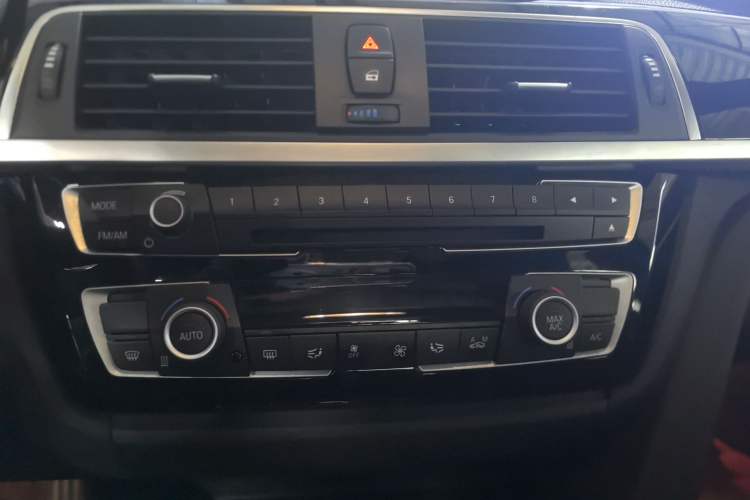 Used BMW 3 Series GT 2020 320i M Sport Package Audio And AC Panel