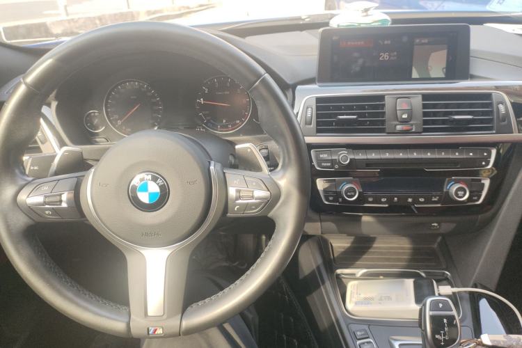 Used BMW 3 Series GT 2020 320i M Sport Night Edition Center Console