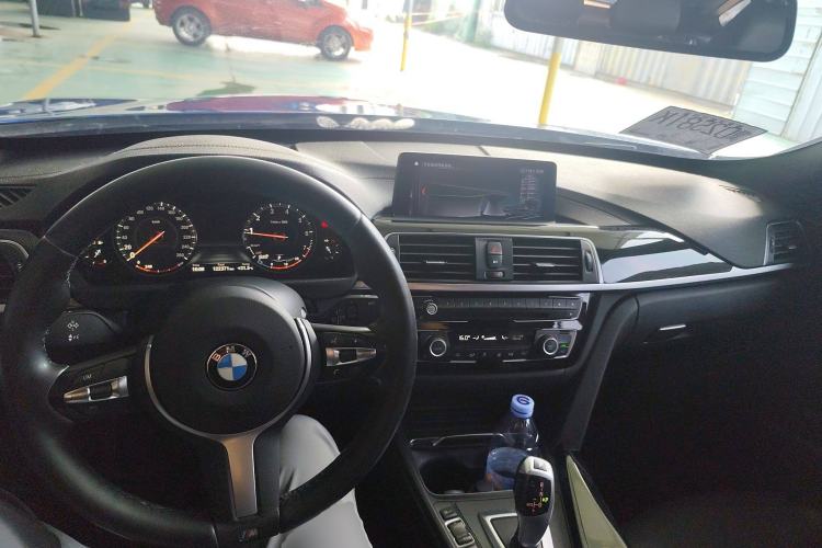 Used BMW 3 Series GT 2020 320i M Sport Package Center Console