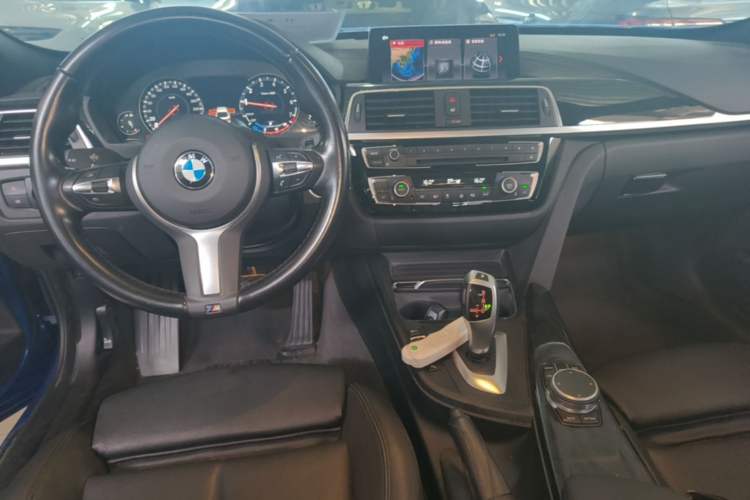 Used BMW 3 Series GT 2020 320i M Sport Package Center Console