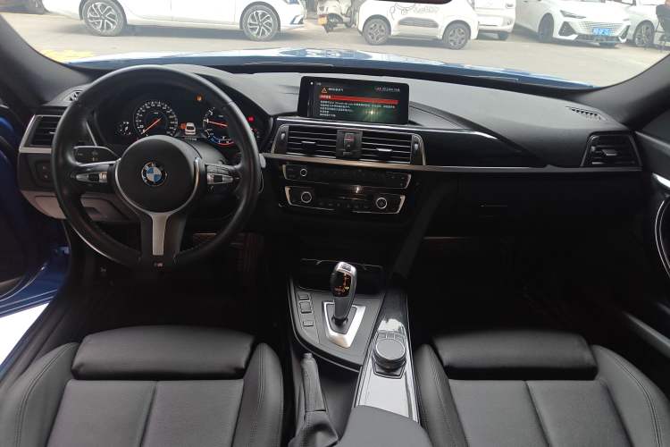 Used BMW 3 Series GT 2020 320i M Sport Package Center Console