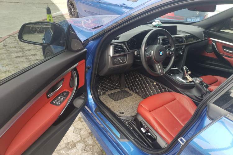 Used BMW 3 Series GT 2020 320i M Sport Night Edition Driver Seat