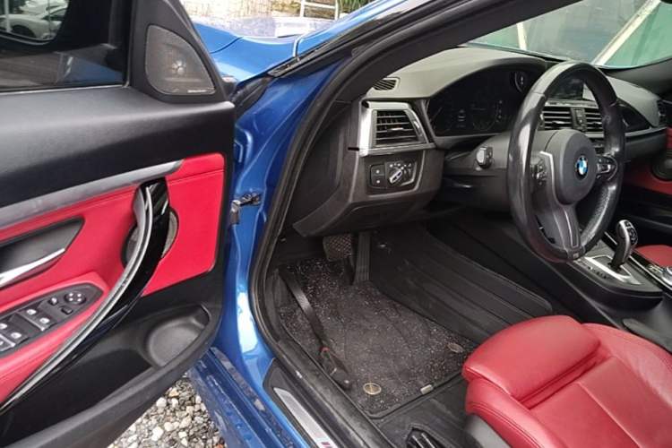 Used BMW 3 Series GT 2020 320i M Sport Night Edition Driver Seat