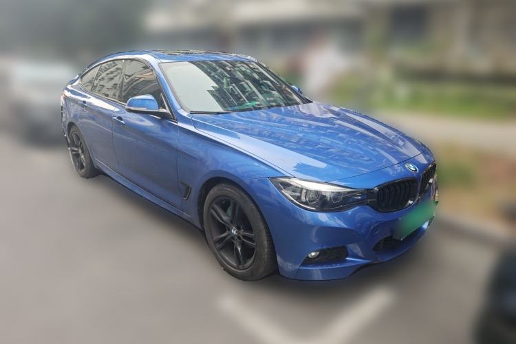 Used BMW 3 Series GT 2020 320i M Sport Package Front Right 45 Deg