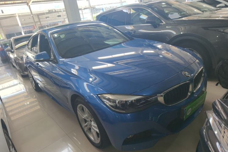 Used BMW 3 Series GT 2020 320i M Sport Package Front Right 45 Deg