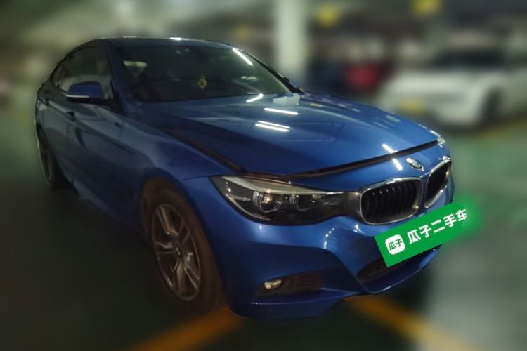 Used BMW 3 Series GT 2020 320i M Sport Package Front Right 45 Deg