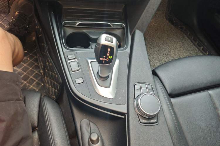 Used BMW 3 Series GT 2020 320i M Sport Package Gear Lever