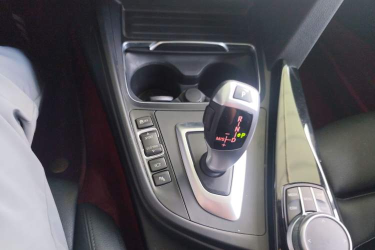 Used BMW 3 Series GT 2020 320i M Sport Package Gear Lever